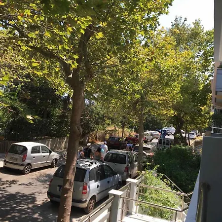 Evelyn's Cozy * Rhodes City