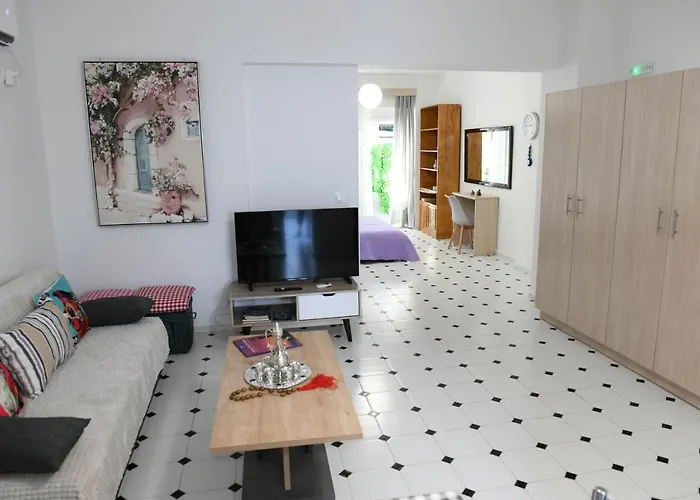 Daire Evelyn's Cozy Rhodes City