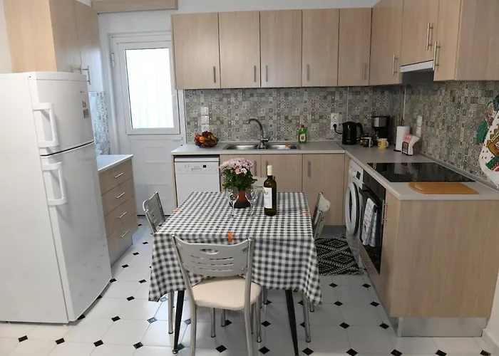 Evelyn's Cozy * Rhodes City