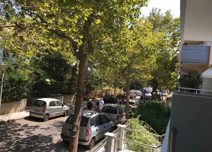 Evelyn's Cozy * Rhodes City