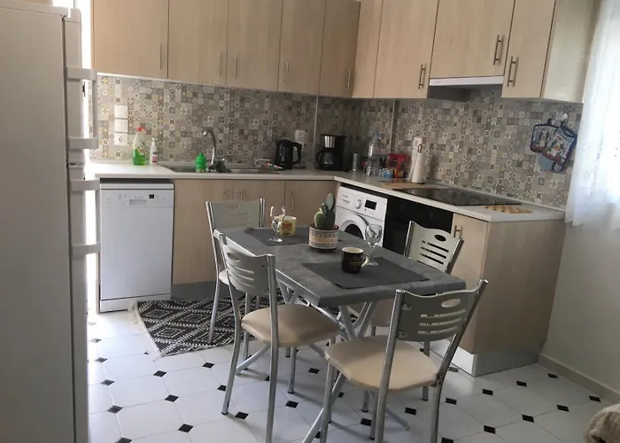 Daire Evelyn's Cozy Rhodes City