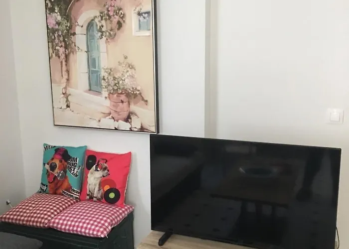 Evelyn's Cozy * Rhodes City