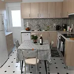 Evelyn's Cozy * Rhodes City