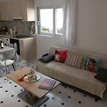 Evelyn's Cozy Apartment Rhodes City
